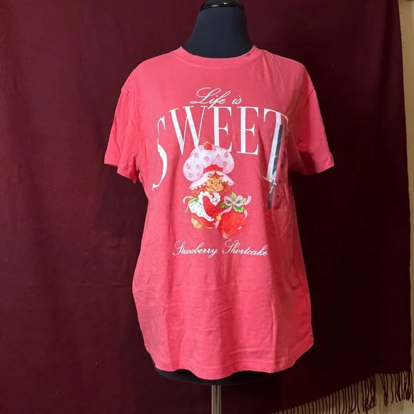 NWT Strawberry Shortcake "Life is Sweet" Graphic T-Shirt - Red - Size Medium - Picture 2 of 3
